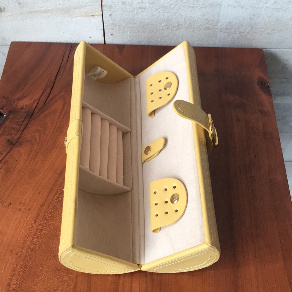 Hard shell pastel  Yellow Jewelry travel case - Picture 4 of 7
